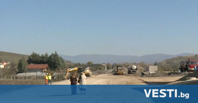 Започва строителството на източната част от международния транспортен Коридор VIII Премиерите