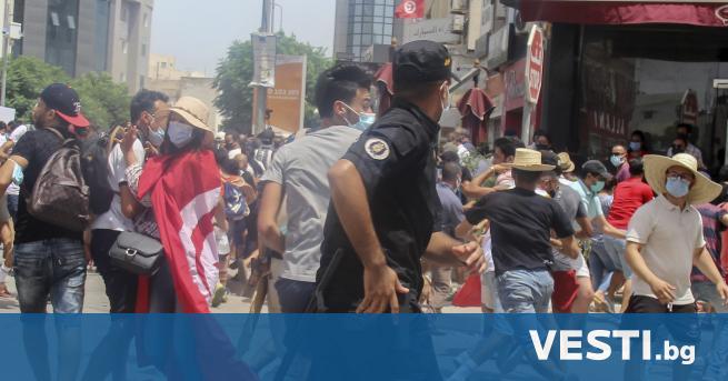 П резидентът на Тунис Каис Сайед обяви снощи, че суспендира