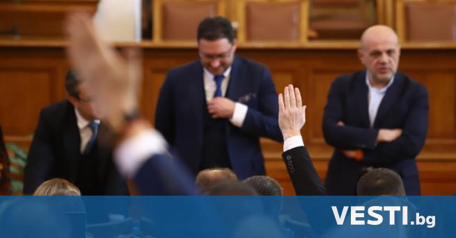 Депутатите приеха на първо четене законопроект за компенсиране на разходите