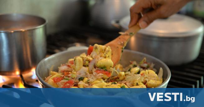 П лод аки със солена риба е ямайско национално ястие