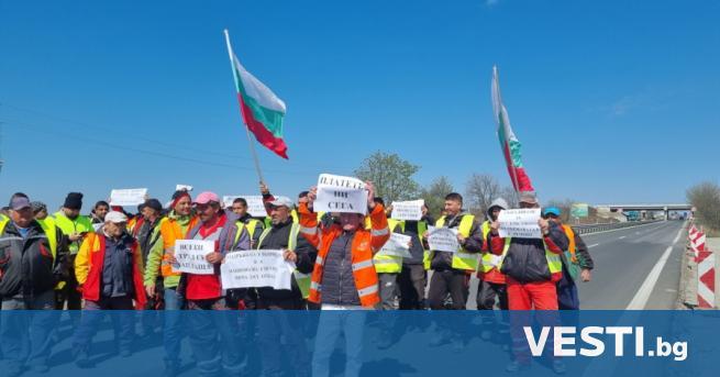Пътни строители излизат на безсрочна стачка в цялата страна Протестните действия