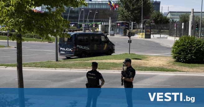 Испанските сили за сигурност откриха предполагаем експлозив скрит в пощенска
