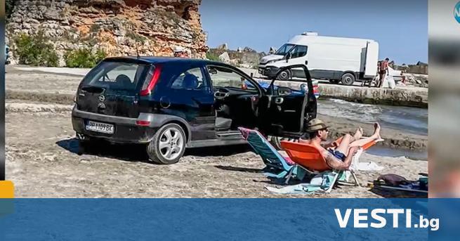 Пореден случай на паркиран автомобил на пясъчна ивица край морето