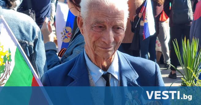 Ветеранът от Втората световна война Иван Караджов се включи днес