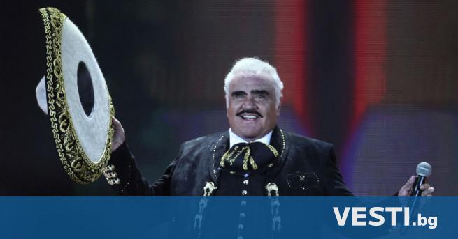 Мексиканският певец Висенте Фернандес известен като Синатра на мариачите почина