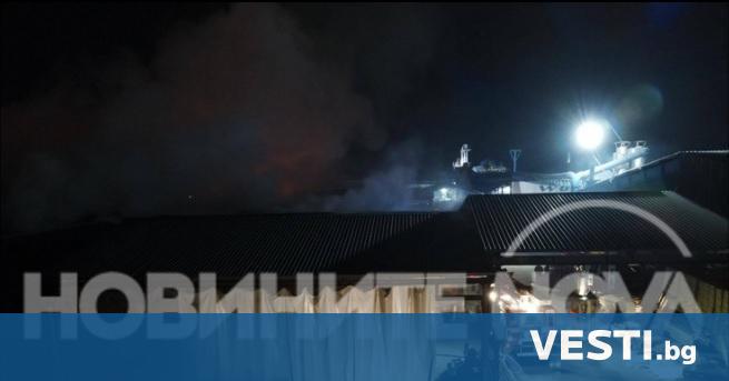 Пожар горя във фабриката за пелети в село Дунавци, Старозагорско.