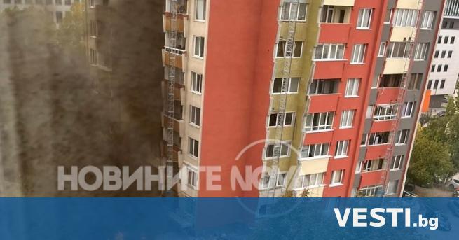 Спасиха мъж от горящ апартамент в София предава Огънят обхванал