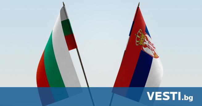 инистър председателят Бойко Борисов разговаря по телефона с президента на Сърбия