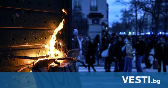 До късно през нощта в понеделник продължиха протестите във френската