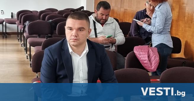 Защитата на обвинения за побоя над Християн Пендиков напусна заседанието