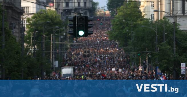 Десетки хиляди хора демонстрираха по улиците на сръбската столица Белград