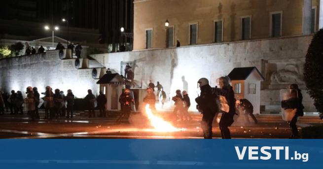 Протестите в Гърция заради трагичната влакова катастрофа тази седмица в