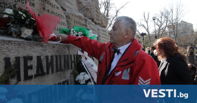 class=first-letter-big>П очетоха паметта на загиналите медици в Руско-турската освободителна война
