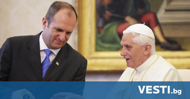 Състоянието на бившия папа Бенедикт Шестнадесети остава сериозно но стабилно