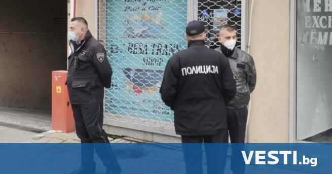Служители на македонската полиция пристигнаха пред офиса на "Беса транс"