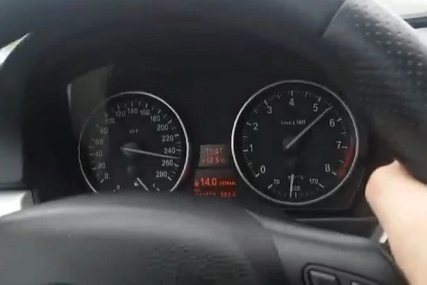 Спидометр завис на 299999