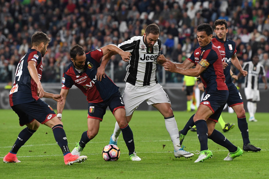 Златан ибрагимович ювентус. Футболист ювентуса сальваторе. Juventus vs genoa. Ювентус дженоа прямая трансляция. Дибала ньюкасл.