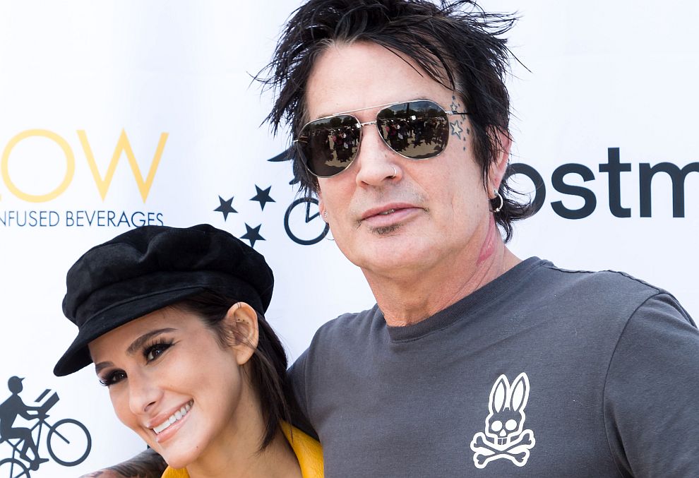 Томми лив1995. Томи лии. Себастиан стэн томми ли. Томми ли сейчас 2021. Томи лии.